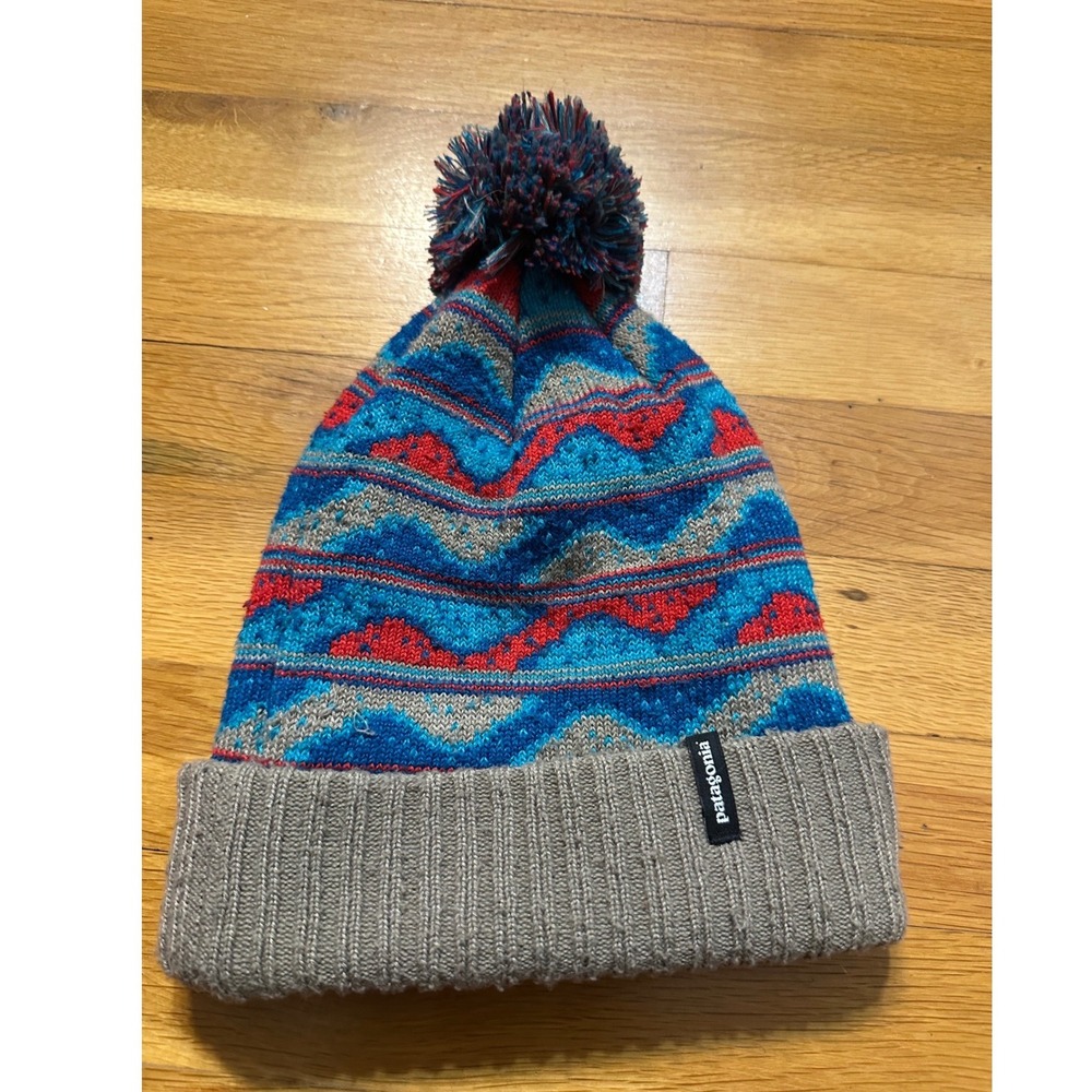 Patagonia Kids Powder Town Beanie Pom Pom Knit Hat FA16 Style 66061 Blue Tan